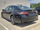 Used 2023 Toyota Camry SE image 2