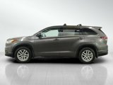 Used 2016 Toyota Highlander LE image 2