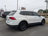 Used 2022 Volkswagen Tiguan SE image 3