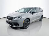 New 2025 Chrysler Pacifica Limited image 3