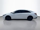 Used 2021 Hyundai Elantra SEL w/ Convenience Package image 3