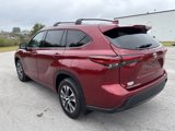 Used 2022 Toyota Highlander XLE image 4