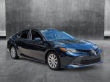 Used 2018 Toyota Camry LE image 3