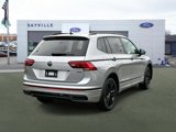 Used 2022 Volkswagen Tiguan SE R-Line image 2