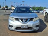 Used 2015 Nissan Rogue SV image 2