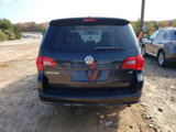 Used 2010 Volkswagen Routan SE image 5