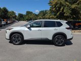 Used 2024 Nissan Rogue SV image 3