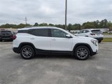 Used 2024 GMC Terrain SLT image 2