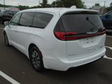 Certified 2022 Chrysler Pacifica Touring-L w/ Uconnect Theater Family Group image 3