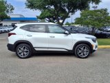 Used 2021 Kia Seltos SX w/ SX Sunroof Package image 3