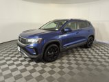 Used 2022 Volkswagen Taos SE w/ Panoramic Sunroof Package image 3