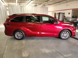 Used 2021 Toyota Sienna XLE image 4