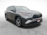 Used 2022 Toyota Highlander XLE image 3