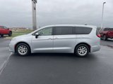 Used 2023 Chrysler Pacifica Touring-L image 2