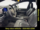 Used 2022 Chrysler Pacifica Limited w/ S Appearance Package image 6