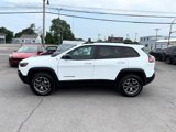 Used 2022 Jeep Cherokee Trailhawk image 6