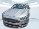 Used 2018 Ford Fusion SE image 2