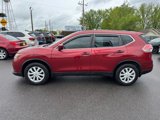 Used 2016 Nissan Rogue S image 2
