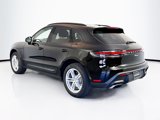 Certified 2024 Porsche Macan image 3