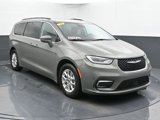 Used 2022 Chrysler Pacifica Touring-L image 2