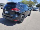Used 2017 Nissan Rogue SV image 3