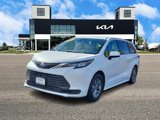 Used 2022 Toyota Sienna LE image 5