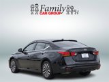 Used 2024 Nissan Altima 2.5 SV image 3