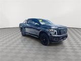 Used 2018 Nissan Titan SV w/ SV Convenience Package image 2