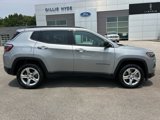 Used 2024 Jeep Compass Latitude image 3