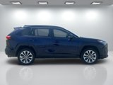 Used 2022 Toyota RAV4 XLE Premium image 4