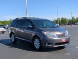 Used 2017 Toyota Sienna XLE Premium image 5