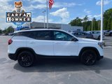 Used 2023 GMC Terrain SLT w/ Infotainment Package II image 2