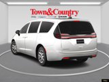 New 2025 Chrysler Pacifica Select image 5