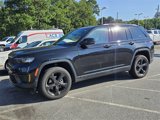 Used 2023 Jeep Grand Cherokee Altitude image 3