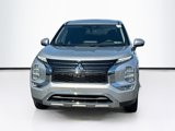 Used 2022 Mitsubishi Outlander SE image 2