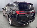 Used 2022 Chrysler Pacifica Touring-L image 4
