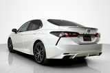 Used 2024 Toyota Camry SE image 3