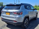 Certified 2022 Jeep Compass Limited image 3