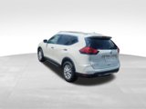 Used 2017 Nissan Rogue SV image 4