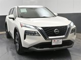 Used 2023 Nissan Rogue SV image 2