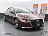 Used 2024 Nissan Altima 2.5 SV image 2
