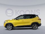 Used 2023 Kia Seltos S w/ Navigation Package image 2