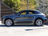 Certified 2025 Porsche Macan image 2