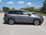 Used 2020 Nissan Pathfinder S image 2