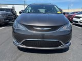 Used 2017 Chrysler Pacifica Touring-L image 2