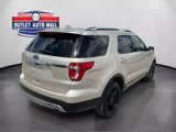 Used 2017 Ford Explorer Limited image 3