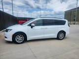 Used 2021 Chrysler Voyager Lxi image 2