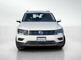 Used 2020 Volkswagen Tiguan SE w/ Panoramic Sunroof Package image 2