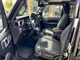 Used 2018 Jeep Wrangler Unlimited Sahara image 4