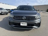 Certified 2022 Volkswagen Tiguan SEL R-Line image 2